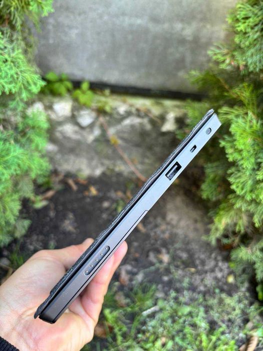Сенсорний планшет компютер Microsoft Surface RT 2/32GB проц 4х ядерний