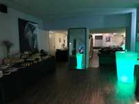 Mobiliario led mesas altas liquidação
