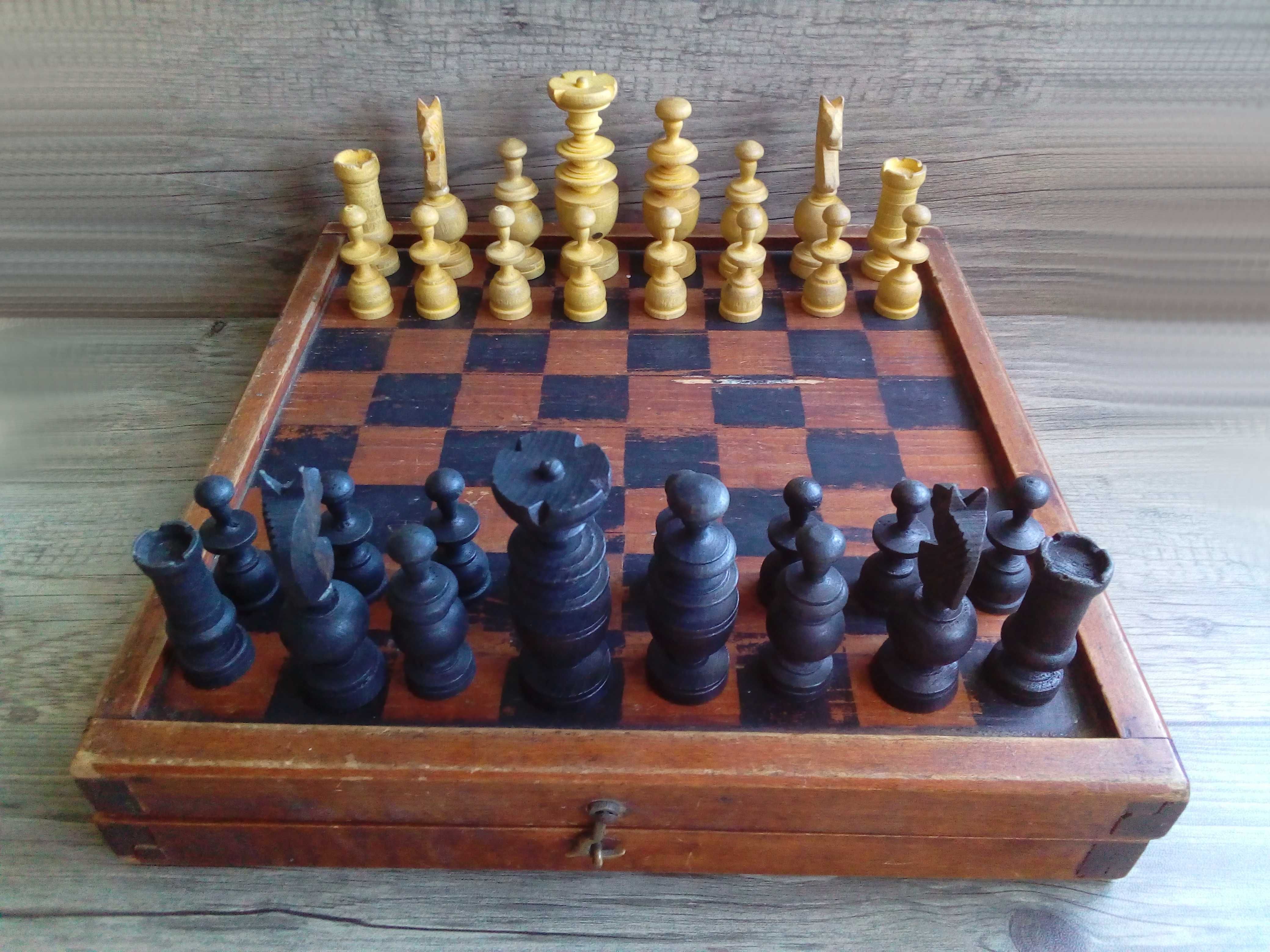 szachy, figury i pionki drewniane +szachownica+gratis