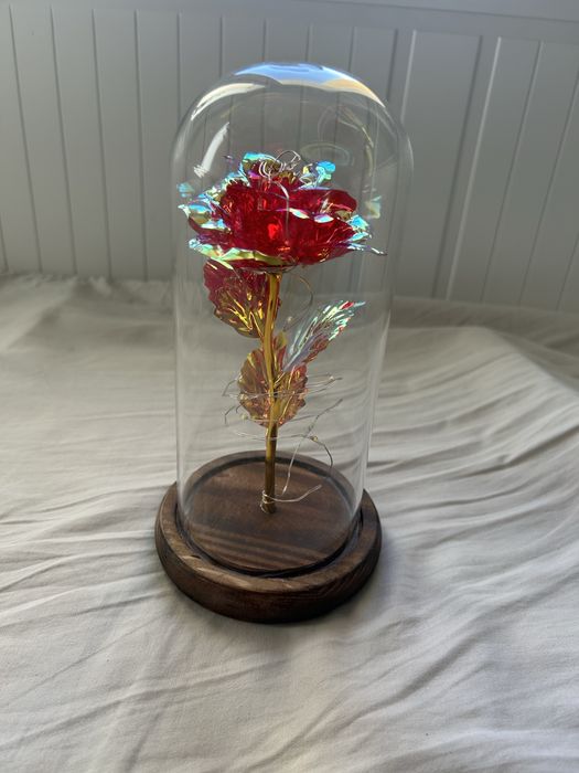 Ozdobna róża z lampkami LED