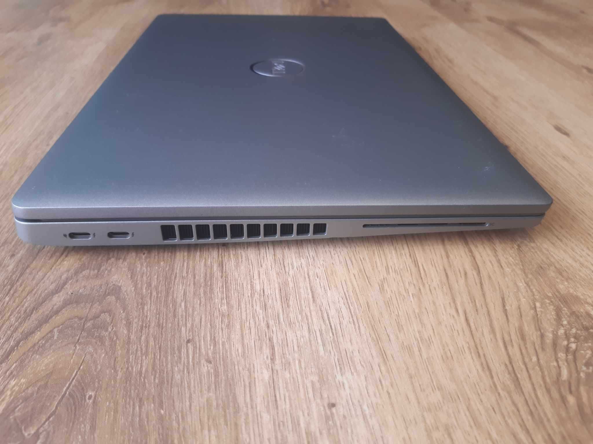 Świetny ładny Dell Latitude 5520 i5 1135G7 16 GB DDR4 1 TB SSD 15,6"