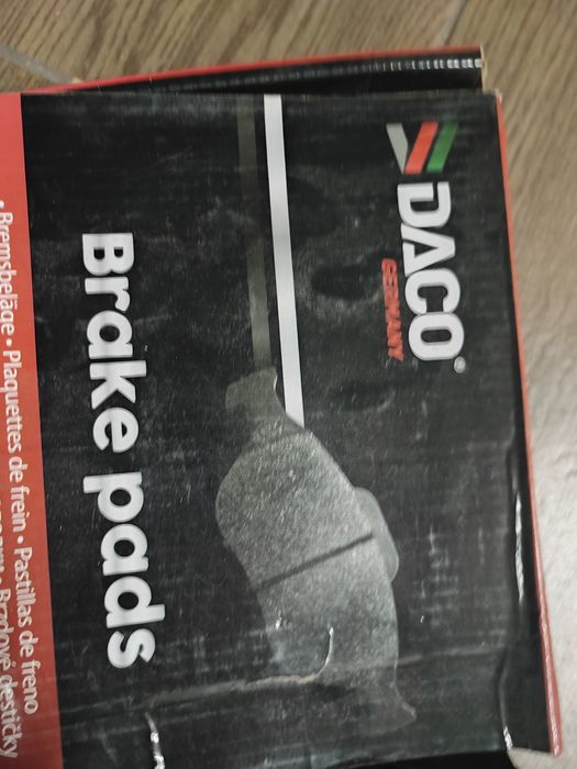 Klocki hamulcowe 324562 przód Toyota Avensis T25