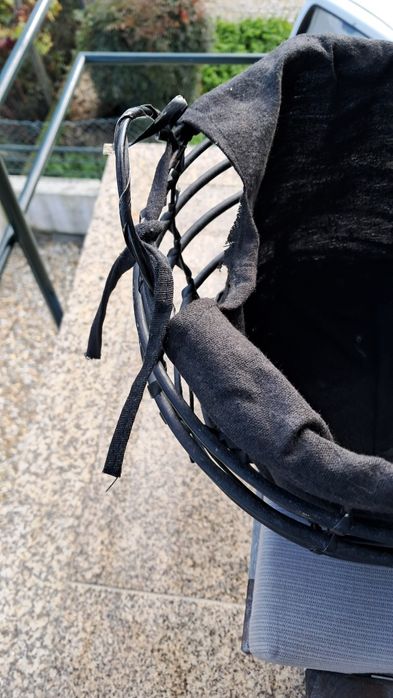 Cesto em verga preto revestido com tecido preto