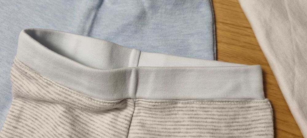 Wygodne dresiki dresy 74 spodnie x2 oraz koszulka biała basic x1