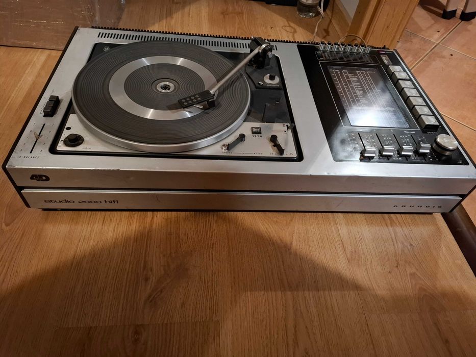 Gramofon Grundig