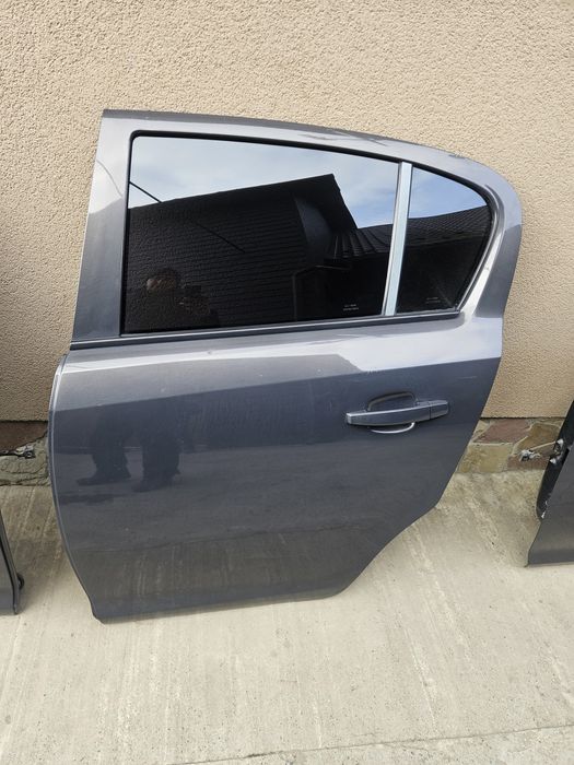 Двері Опель Корса Д Opel Corsa D Двери Дверь Дверка перед зад ліва