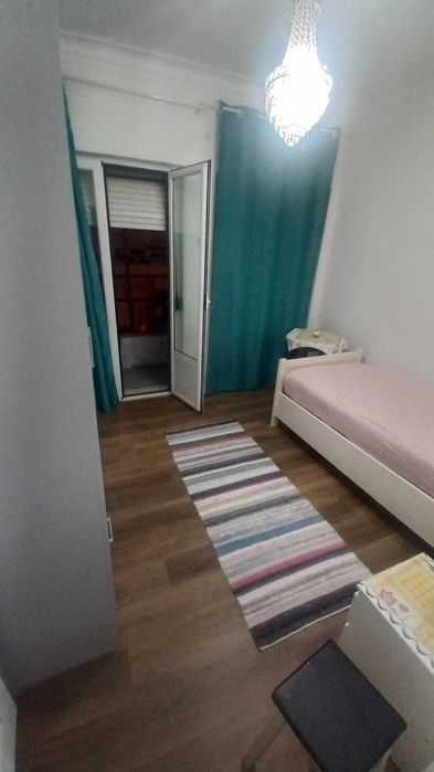 Quarto para Solteiro (a).