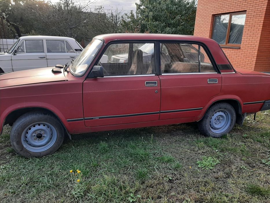 Продам Ваз 2107 бензин
