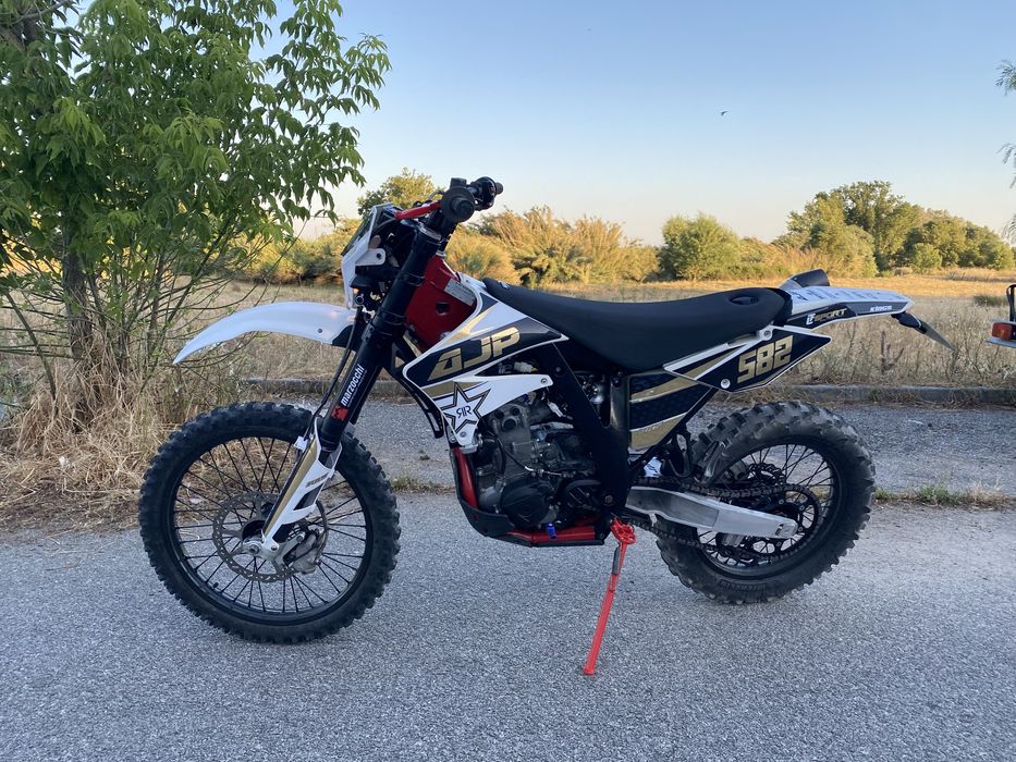 AJP PR5 250 LC - como nova