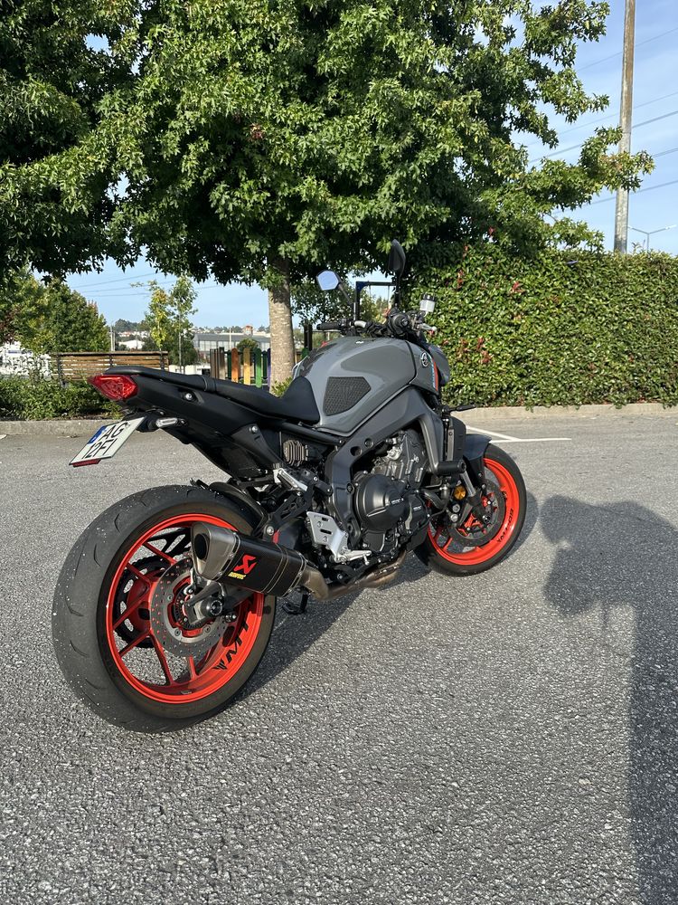 Yamaha MT-09 Akaprovic