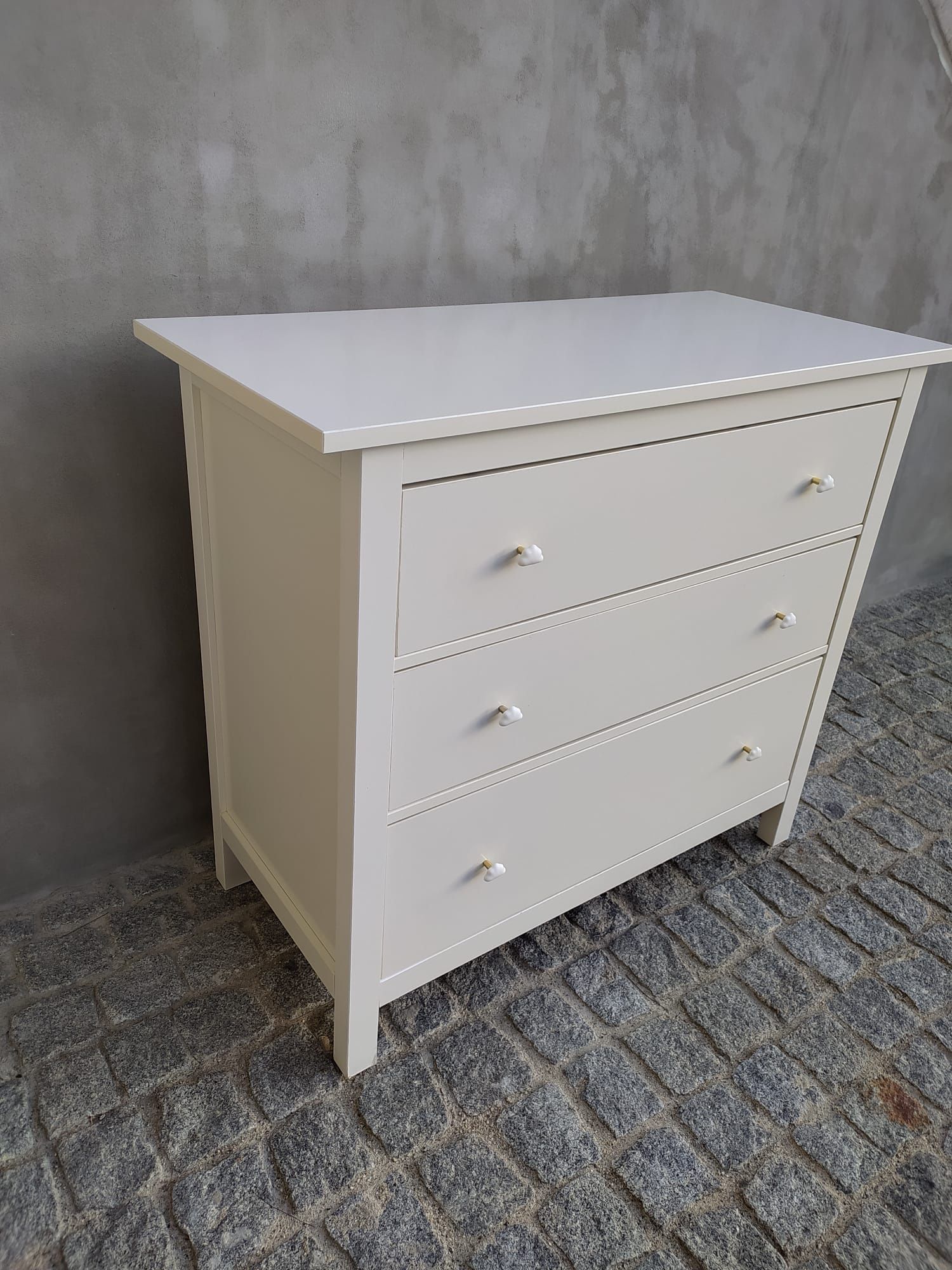 Cómoda IKEA hemnes impecável