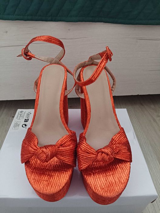 Sandały damskie na platformie