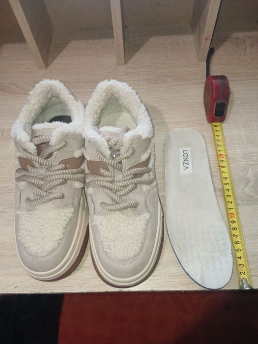 Зимові теплі кросівки Lonza