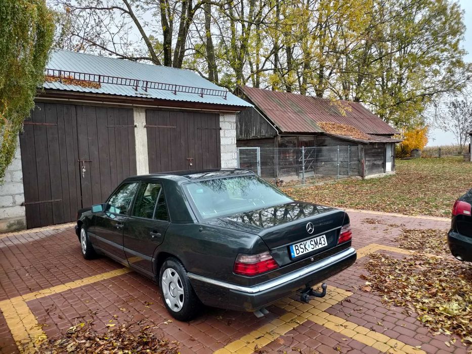 Mercedes Benz W124 3.0D 1988 r wąska listwa
