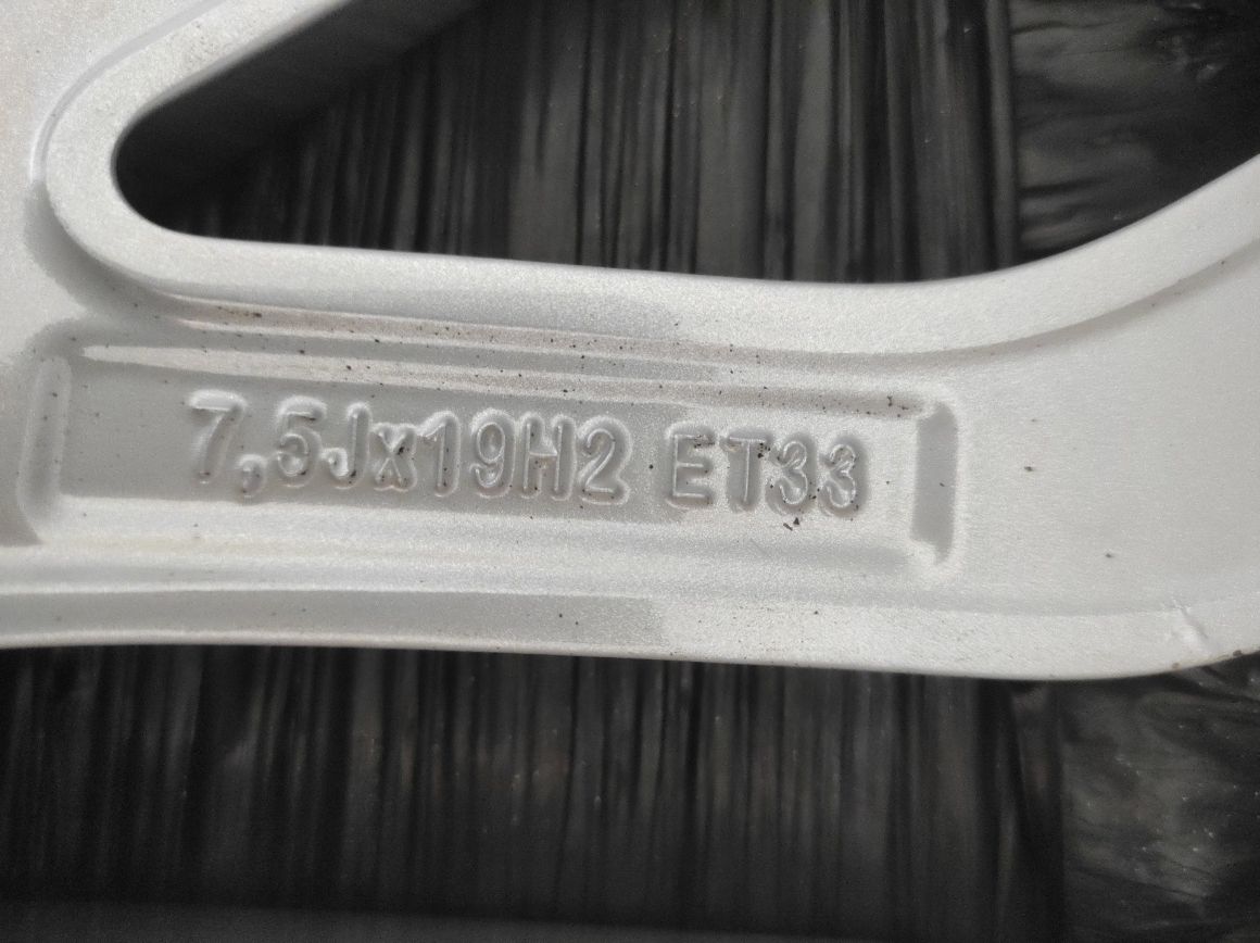 382 Felgi aluminiowe ORYGINAŁ AUDI R 19 5x112 otwór 66,6 Bardzo Ładne