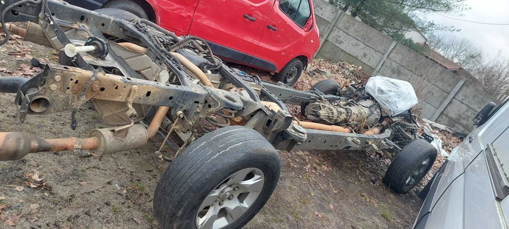 Dodge RAM Crew Cab 19+ Prawe kp[ drzwi przód tył kod lak PW7 klapa