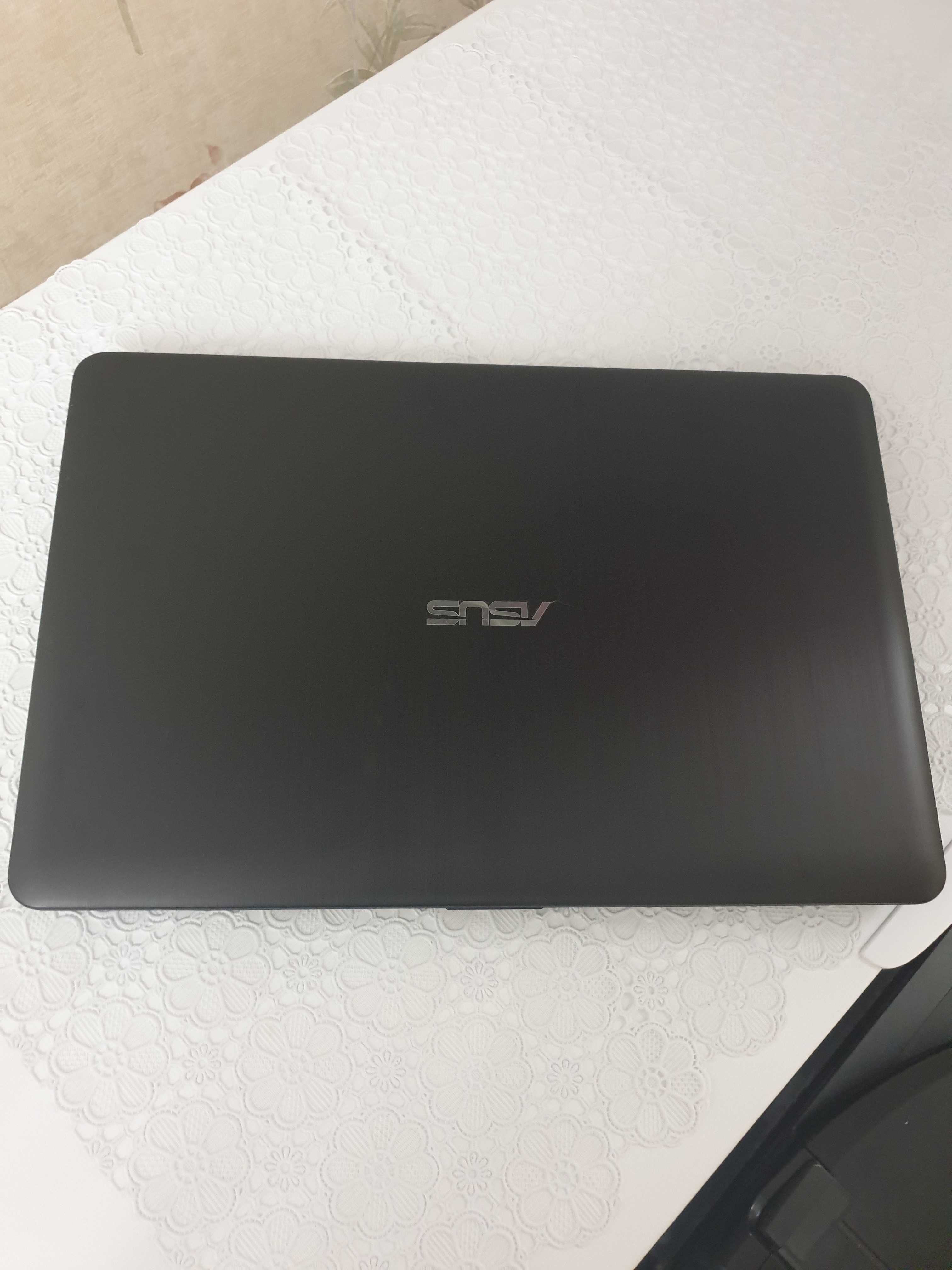 Ноутбук Asus R540M N5000/4Gb DDR4/500Gb/Nvidia MX110