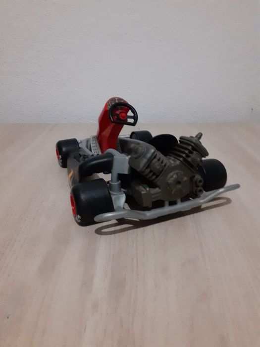 Carro/ Kart Action Man