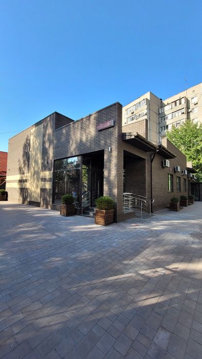 Продаж нового медичного центру