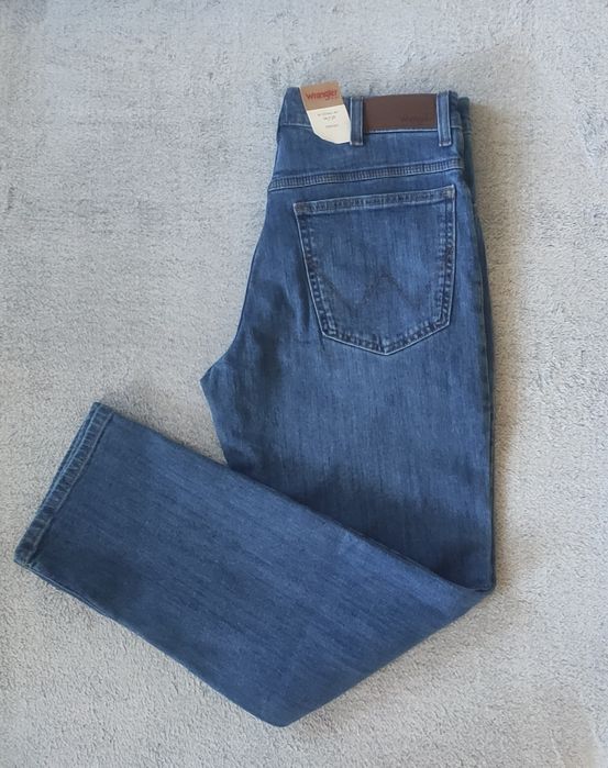 Męskie jeansy Wrangler Straight W34L30 nowe z metkami niebieskie.