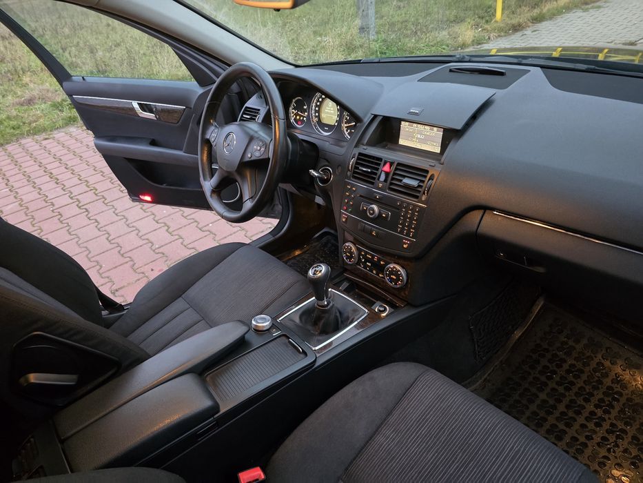 Mercedes C180 KOMPRESOR_Gaz LPG_Manual_Przetarty Bok