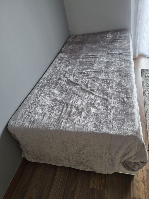 Cama de individual com colchão