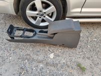 Podłokietnik regulowany z tunelem Touran Caddy kompletny
