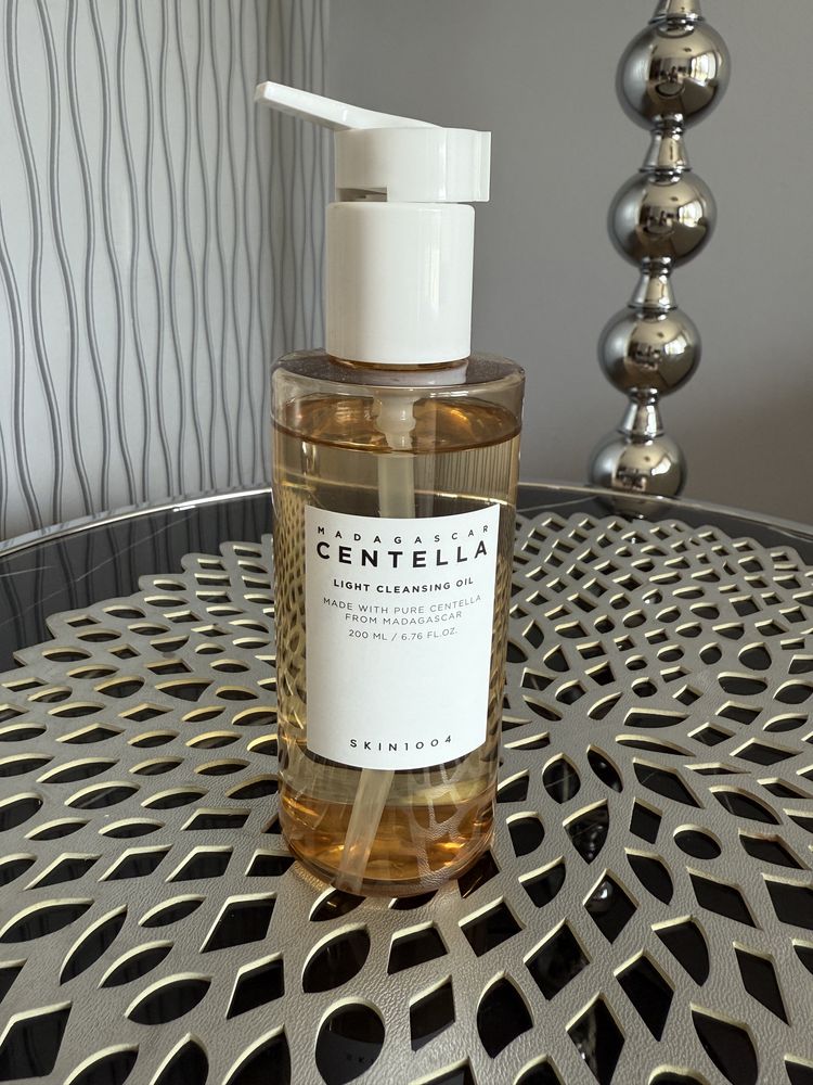 SKIN1004 Madagaskar Centella Lekki olejek myjący do twarzy