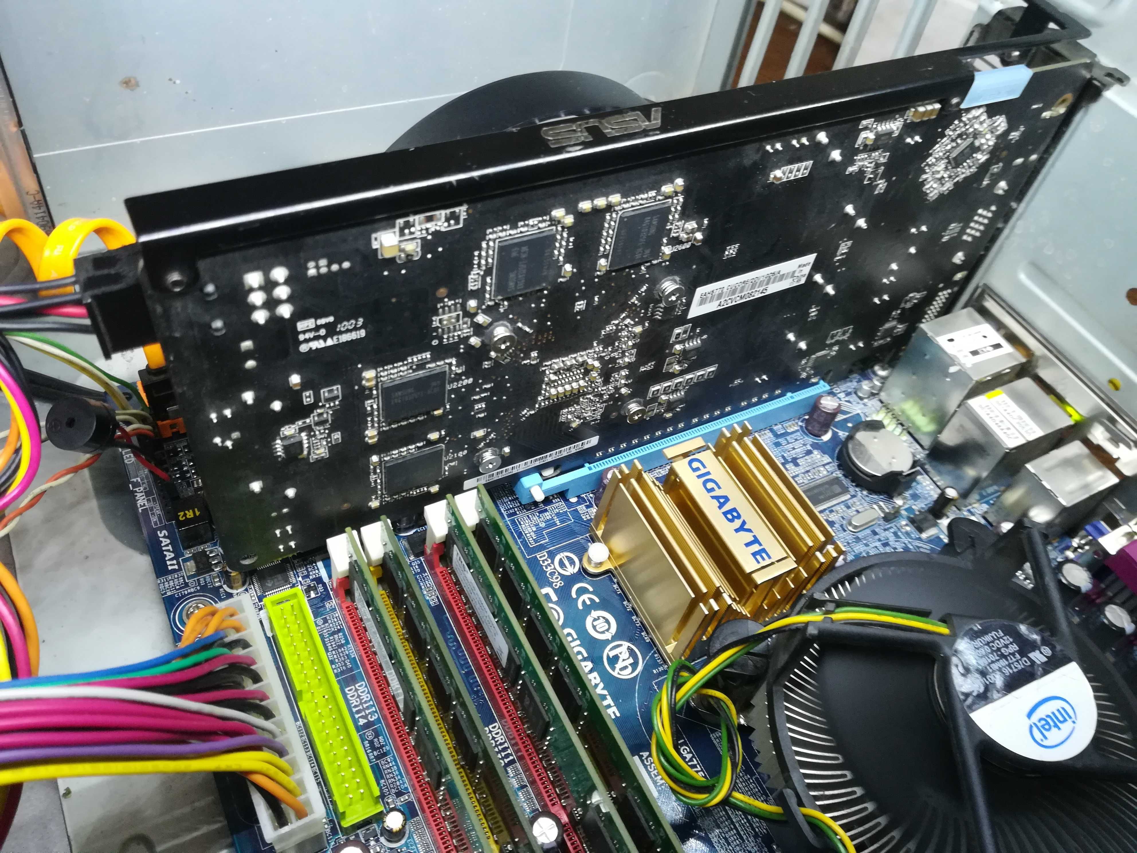 продам абсолютно рабочую видеокарту ASUS ATI RADEON HD 5770 1 ГБ GDDR5