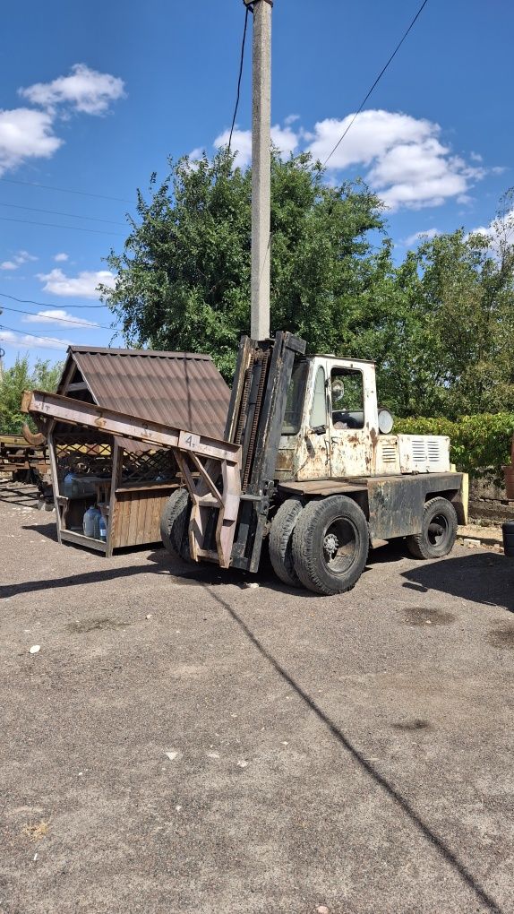 Львовский погрузчик АП 4014.
