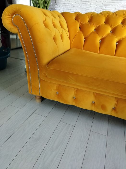 Sofa Glamour z kryształkami swarovskiego.