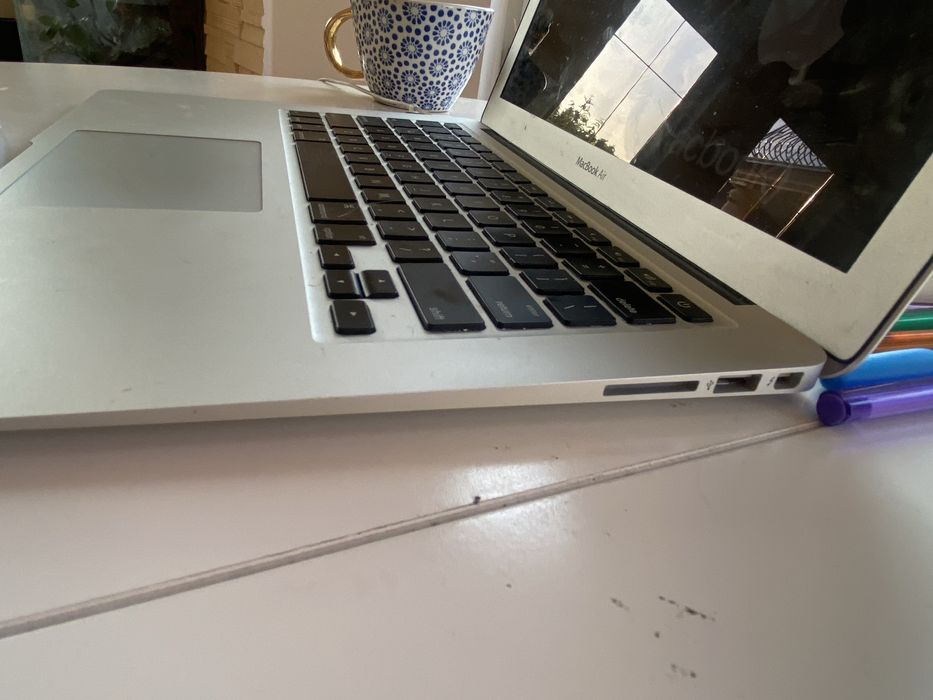 Macbook air 11,6”