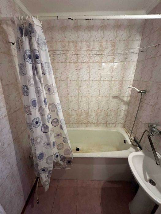 ПРОДАМ великогабаритну 1-кімн. квартиру (3 мкрн, лівий берег)