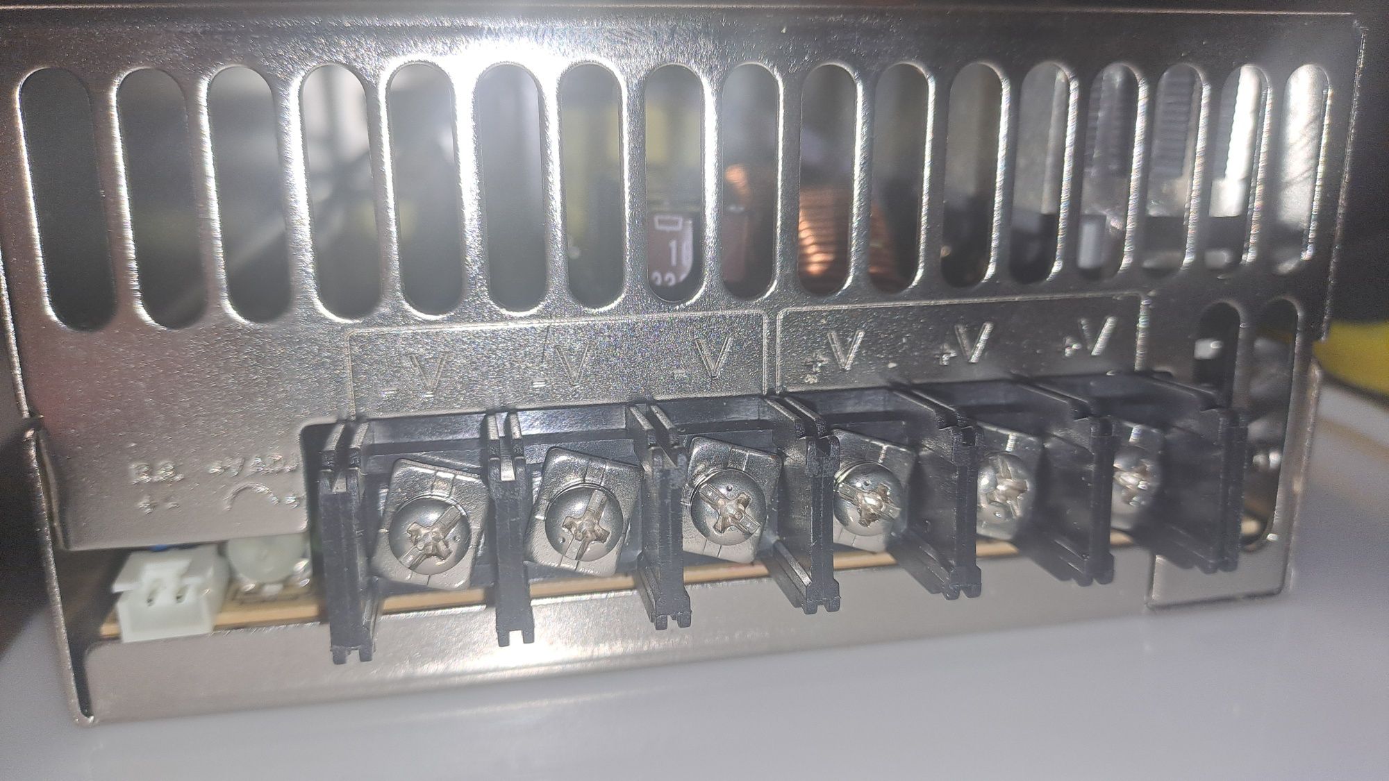 Блок живлення Mean Well 12v 50A