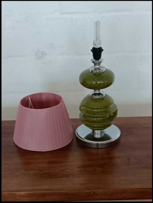 Candeeiro de mesa intemporal