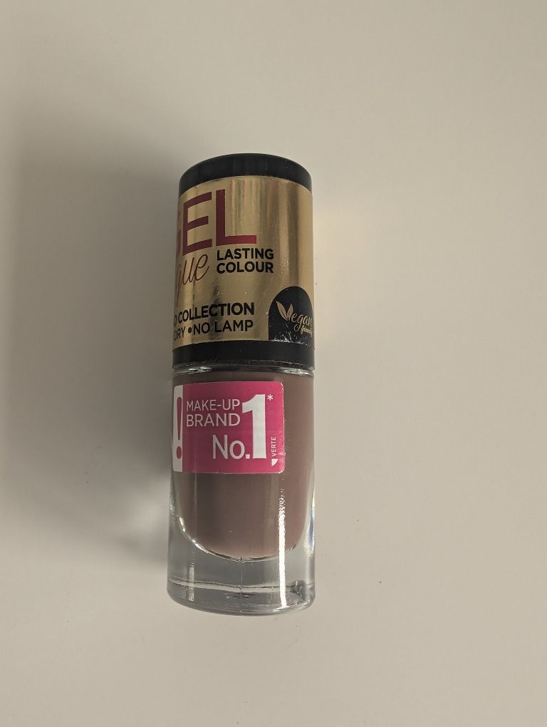 brązowy lakier do paznokci  Eveline 304 gel laque fast dry no lamp