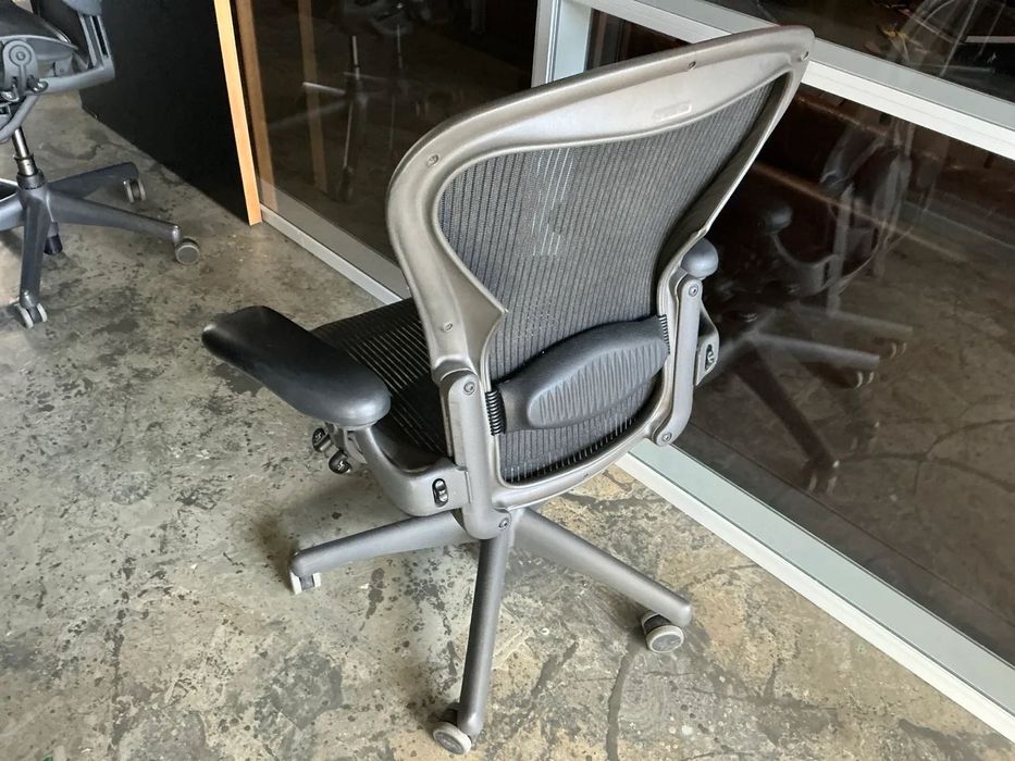 Krzesło biurowe Herman Miller
Classic B