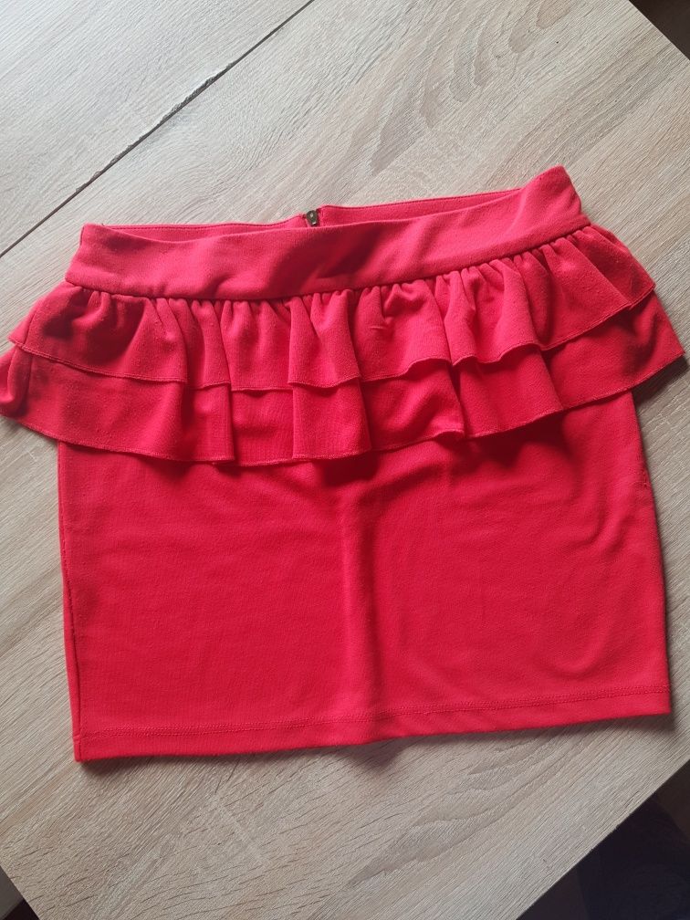 Krótka czerwona spódniczka Amisu M