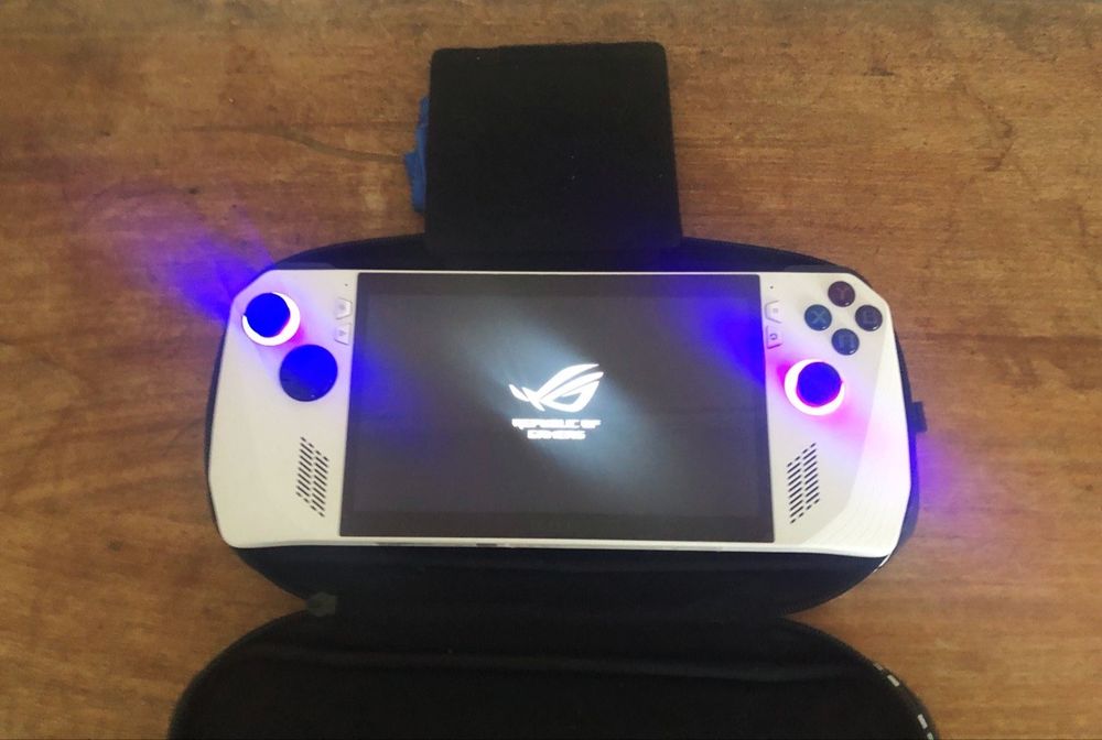 Asus ROG Ally Z1 Extreme – 1 Ano | Estado Impecável