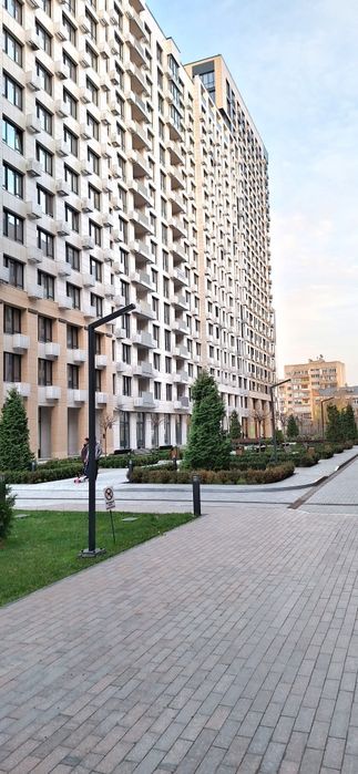 Центр . ЖК Ярославів Град . Генератор . Паркінг . Золоті Ворота