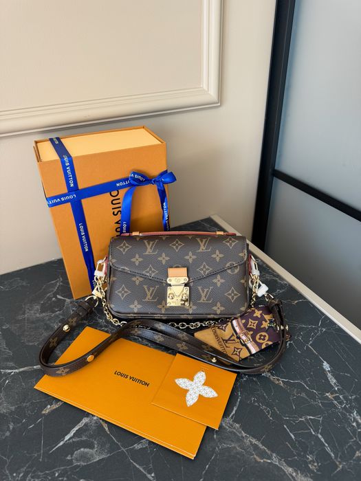 Сумка Louis Vuitton Pochette Metis Monogram Canvas