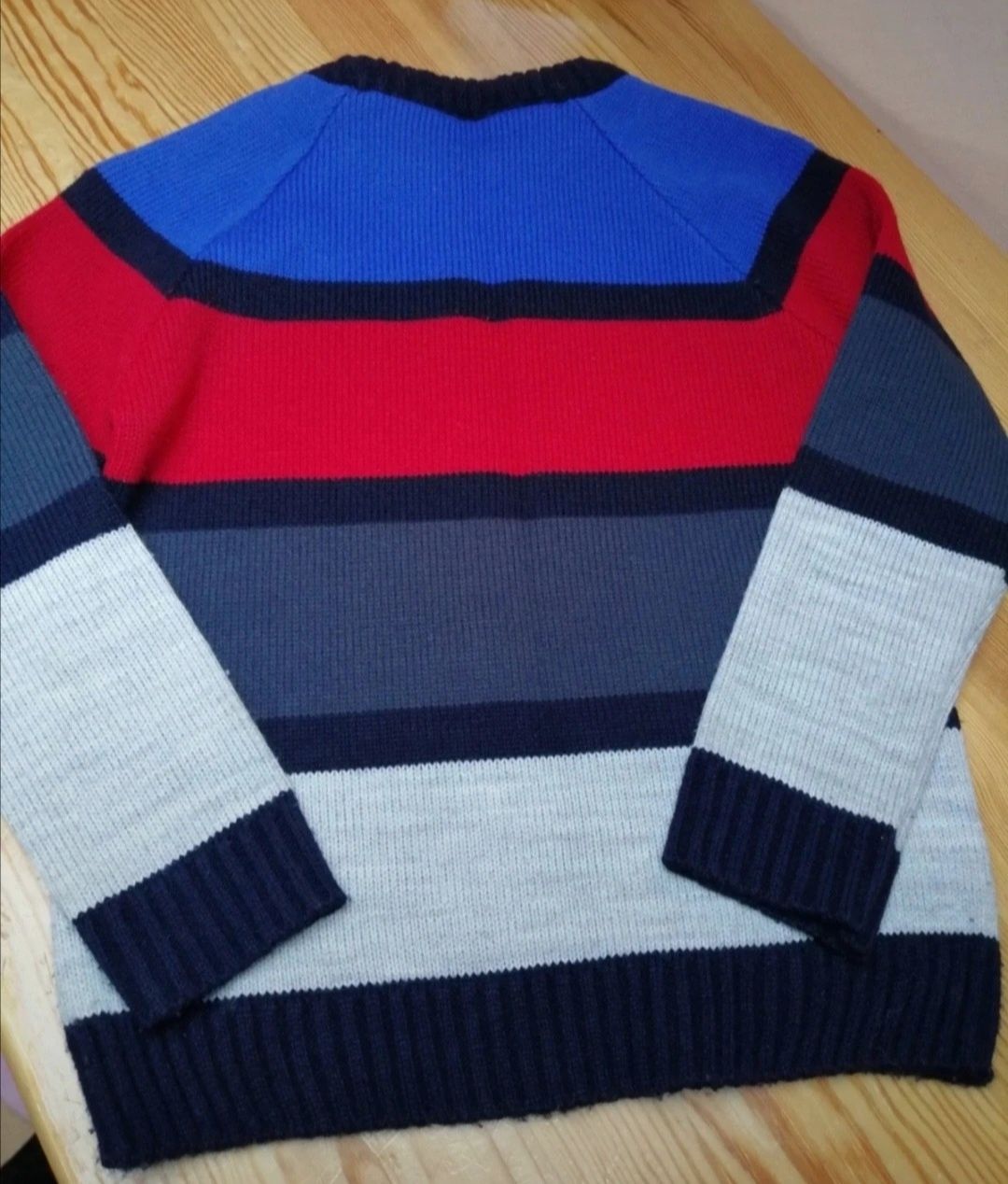 sweter w paski 128