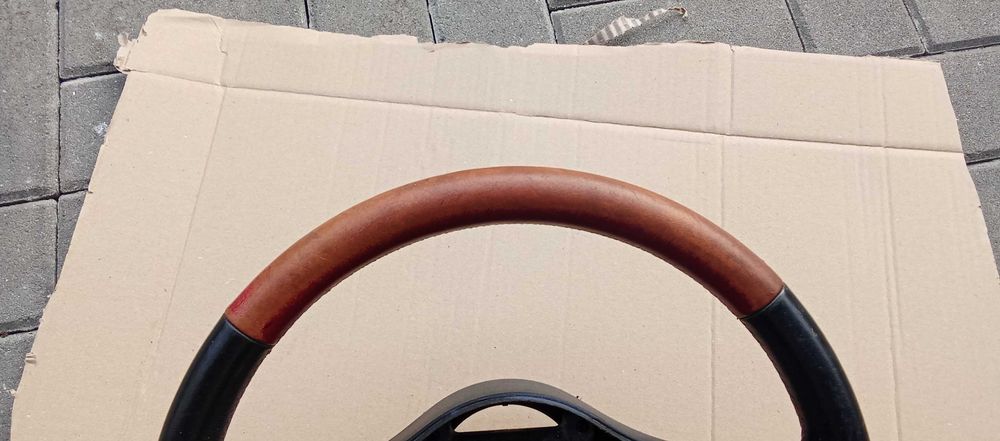 Kierownica Mitsubishi Colt MK6 Skóra Czerwona Przyciski Colt Kierownic