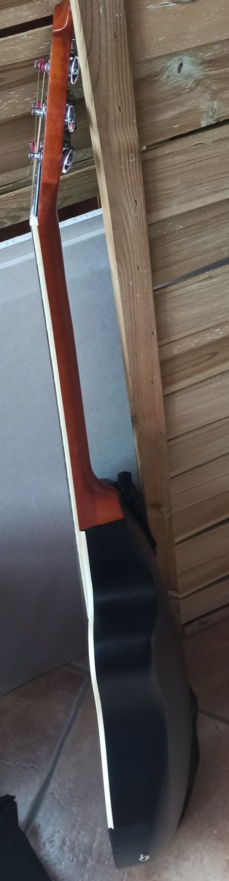 Sprzedam gitarę elektryczną