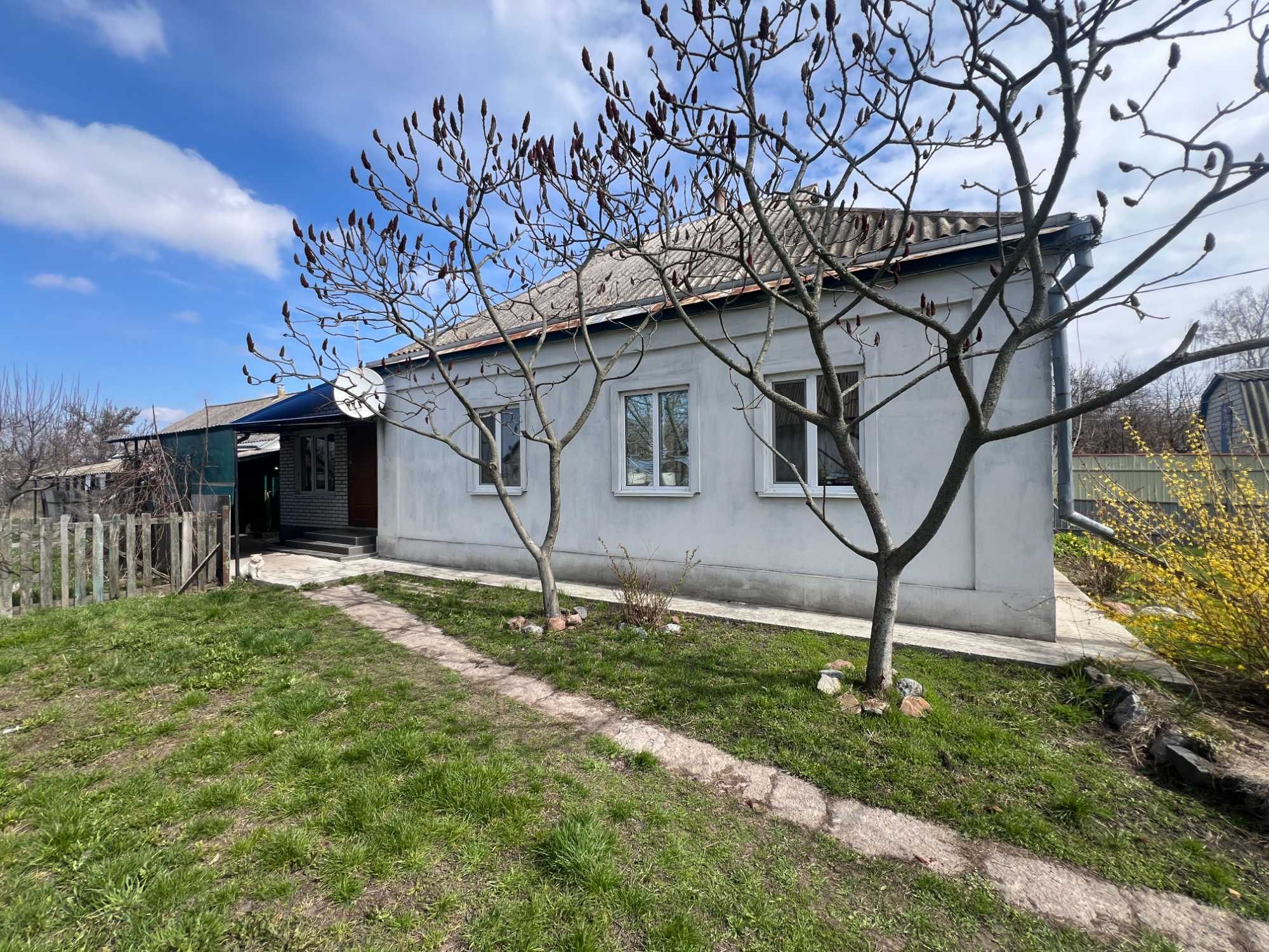 Продаж 4 кімнатного будинку в селі Панфили -  є відеоогляд