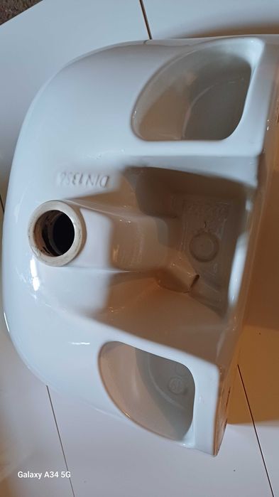 Umywalka łazienkowa.