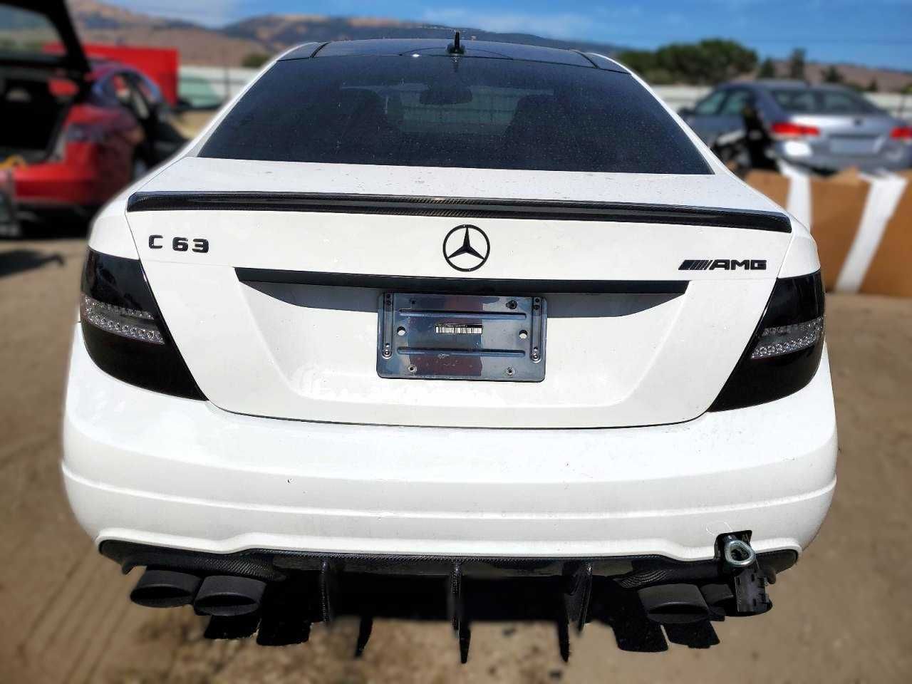 Mercedes C63 AMG Coupe Performance Pack P30