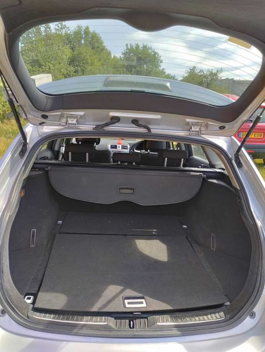 Пластик багажника обшивка TOYOTA AVENSIS T27 сідан універсал