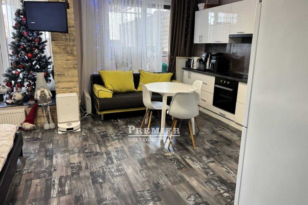 Продам однокімнатну квартиру з власною терассою 25кв.м