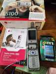 Telefon komórkowy LG L5100. Klapka (clamshell)